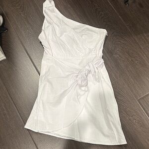 White One-Shoulder Dress